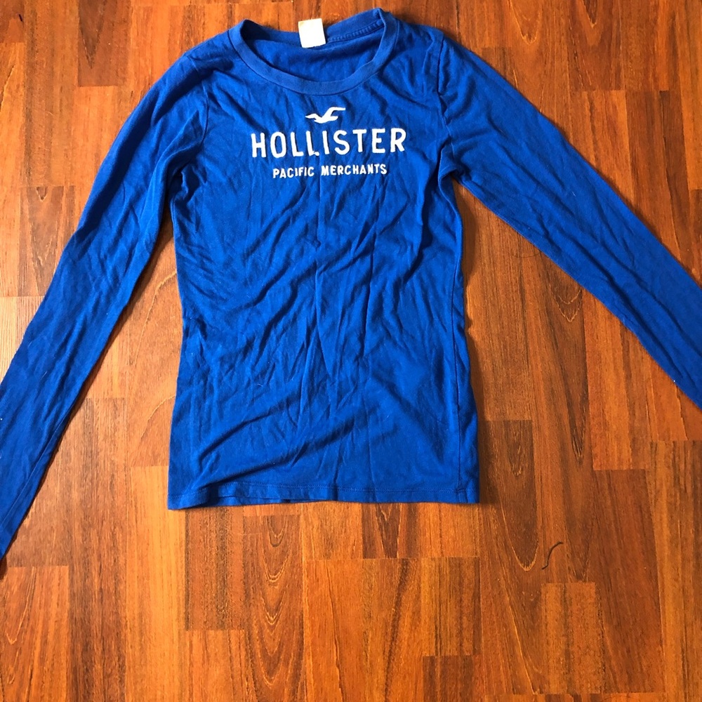 Women’s Blue Hollister Sleeve Tee